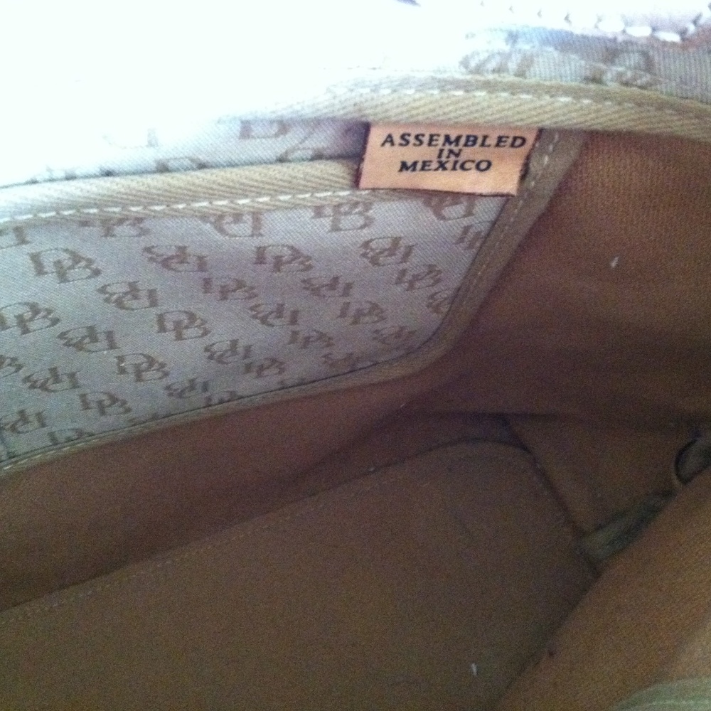 SOLD Dooney & Bourke Tulip Tassel Tote - Picture 4 of 5